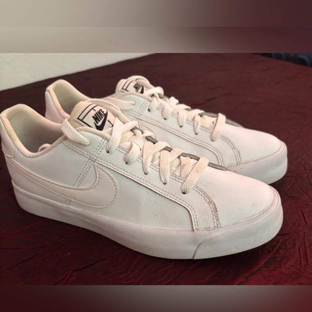 Nike Court Royale Sneakers Women's 8